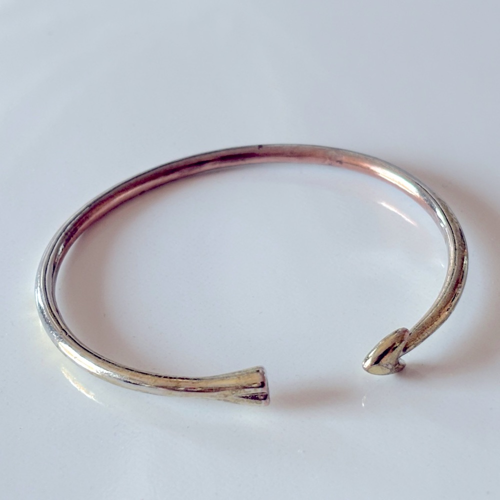 🌷5/25$ MELINDA MARIA Heart & Arrow Cuff Bracelet